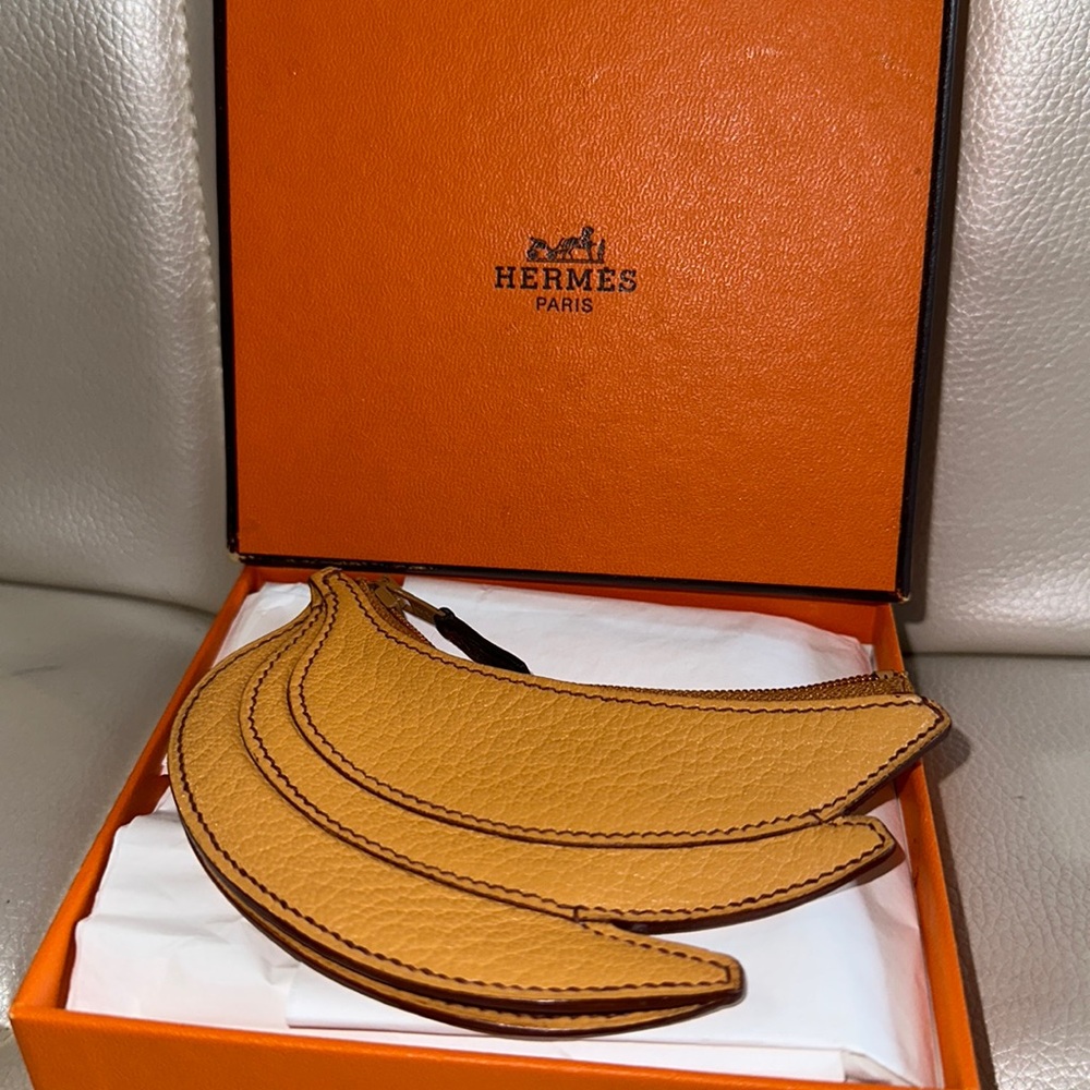 Hermes Paris banana coin purse in Yellow leather new in box - Picture 2 of 11